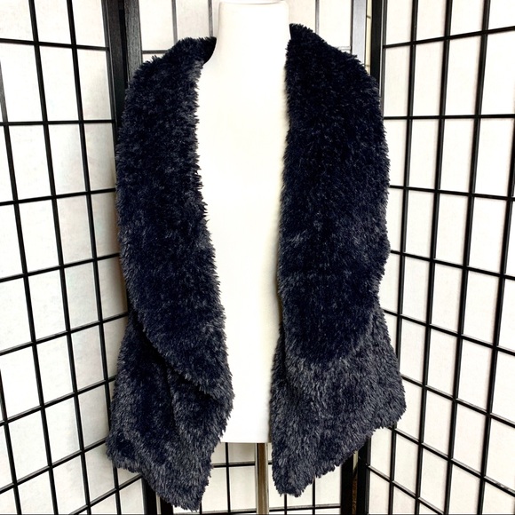 Calvin Klein faux fur vest-open front-side pockets - Picture 2 of 8